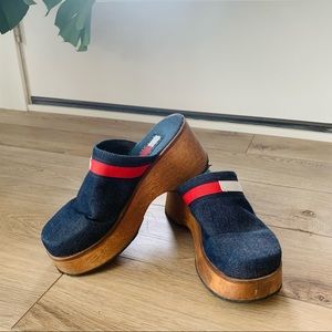 90s vintage Tommy Hilfiger clogs!!